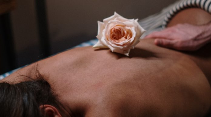 Tantric Massage to Sexually Arouse Your Lover